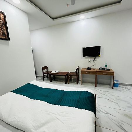 Townhouse Happy Habitat Guest House Greater Noida Kültér fotó