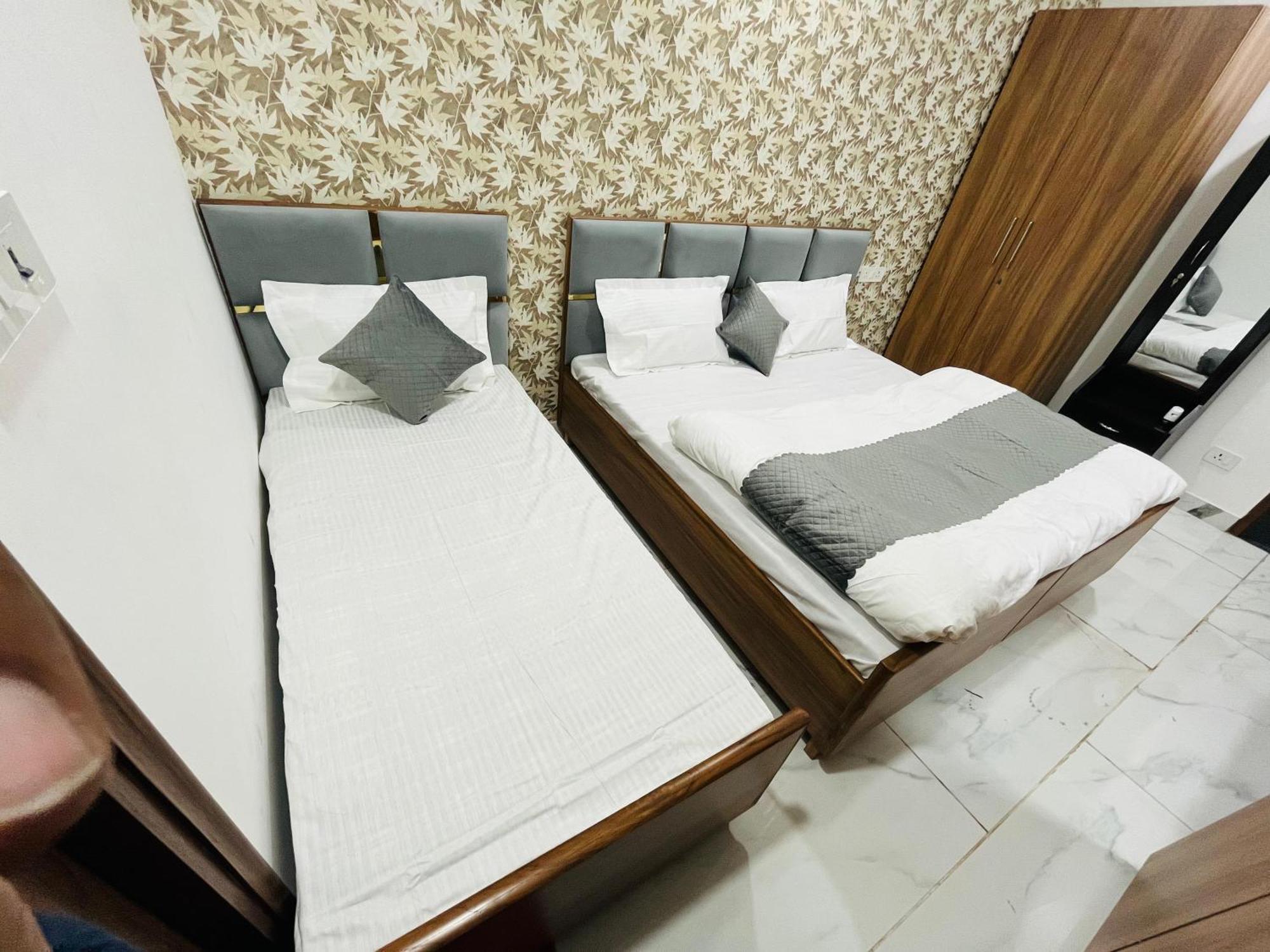 Townhouse Happy Habitat Guest House Greater Noida Kültér fotó