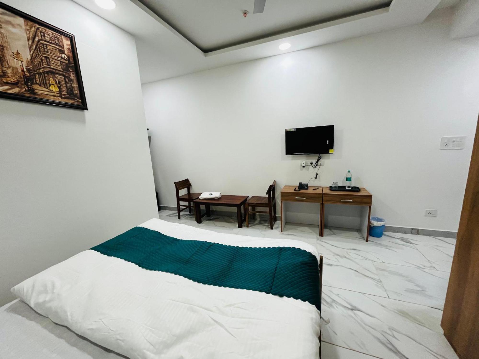 Townhouse Happy Habitat Guest House Greater Noida Kültér fotó