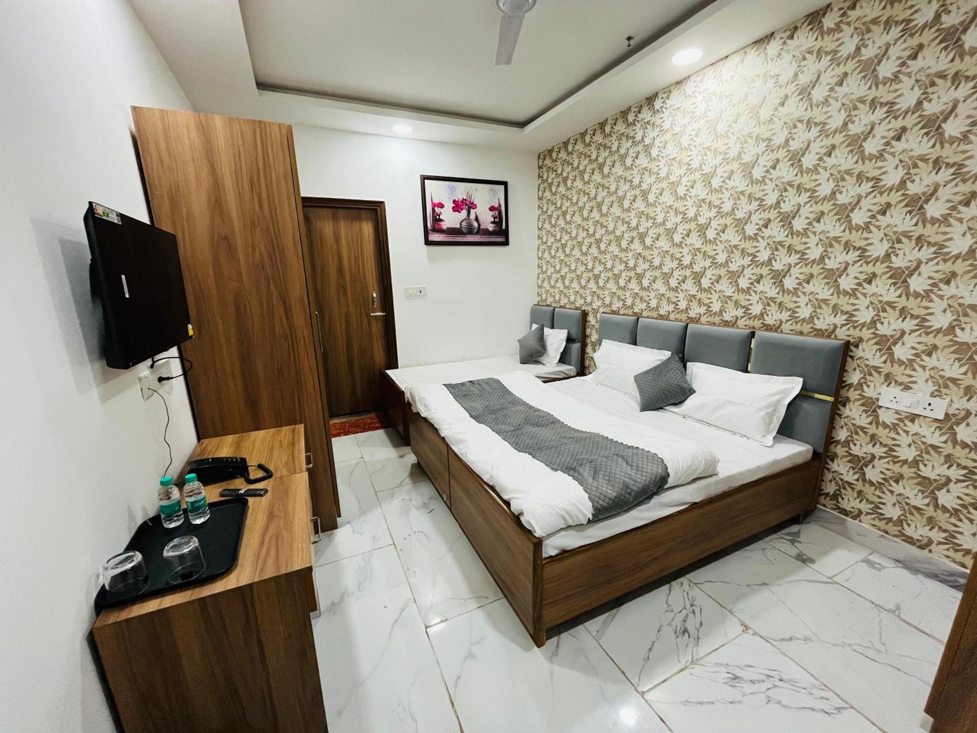 Townhouse Happy Habitat Guest House Greater Noida Kültér fotó