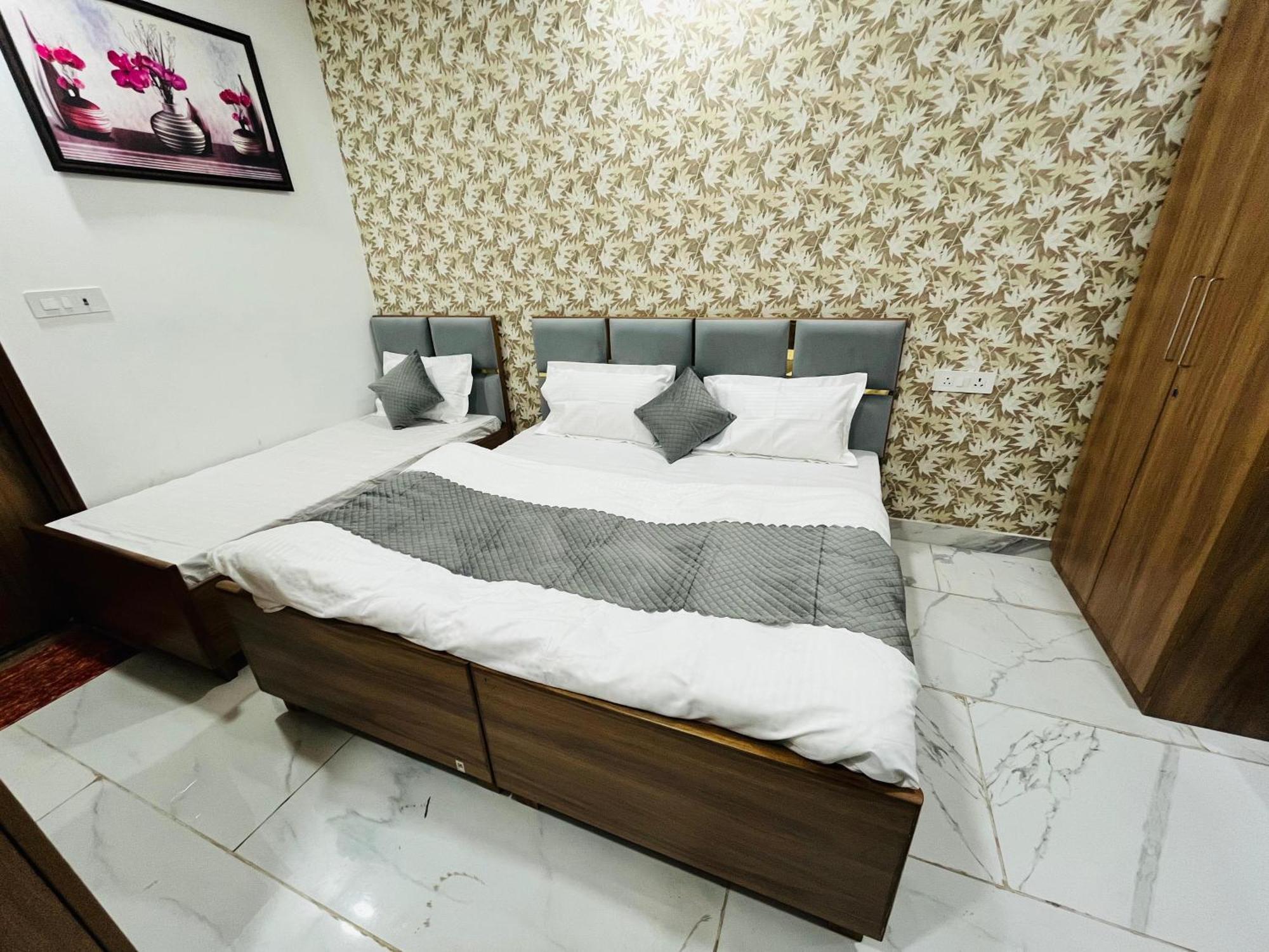 Townhouse Happy Habitat Guest House Greater Noida Kültér fotó