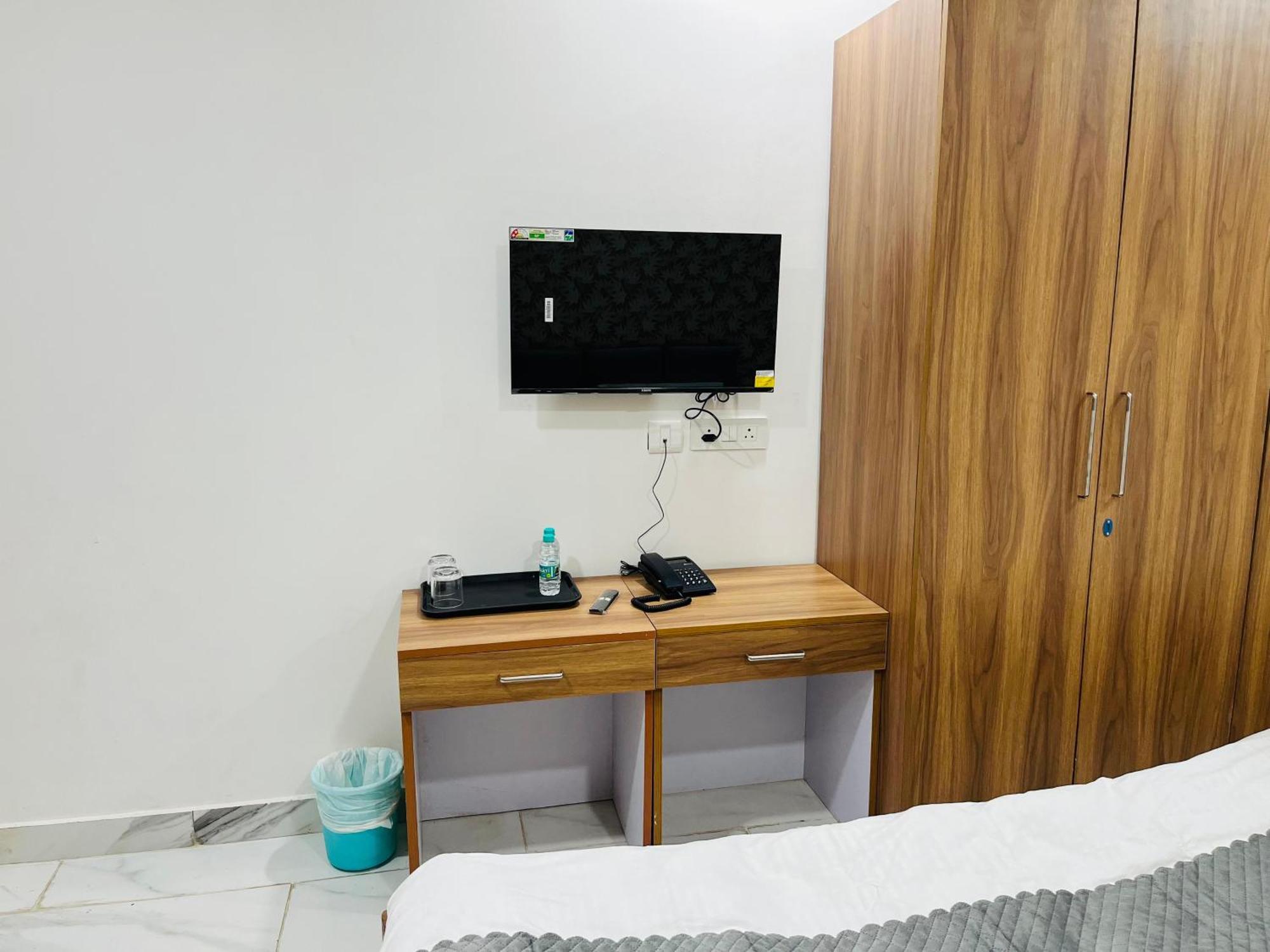 Townhouse Happy Habitat Guest House Greater Noida Kültér fotó