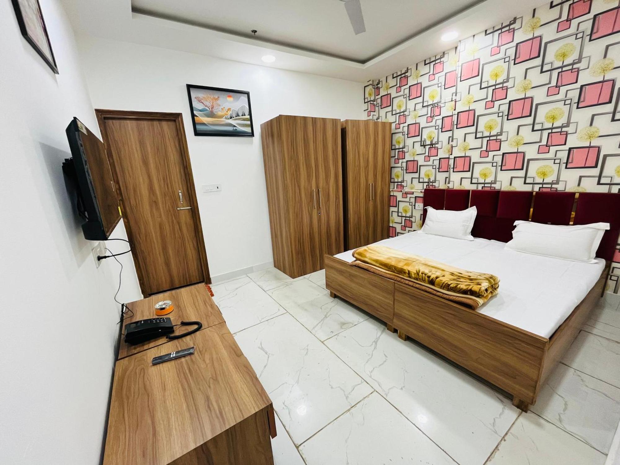 Townhouse Happy Habitat Guest House Greater Noida Kültér fotó